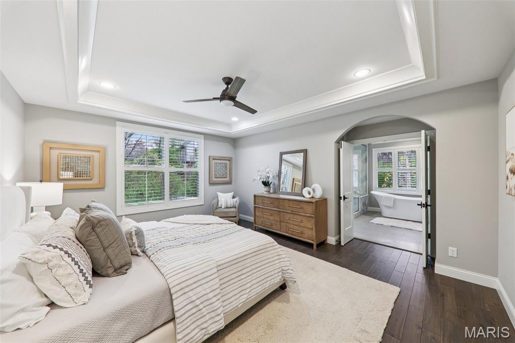 115 Ladue Pine Woods Place