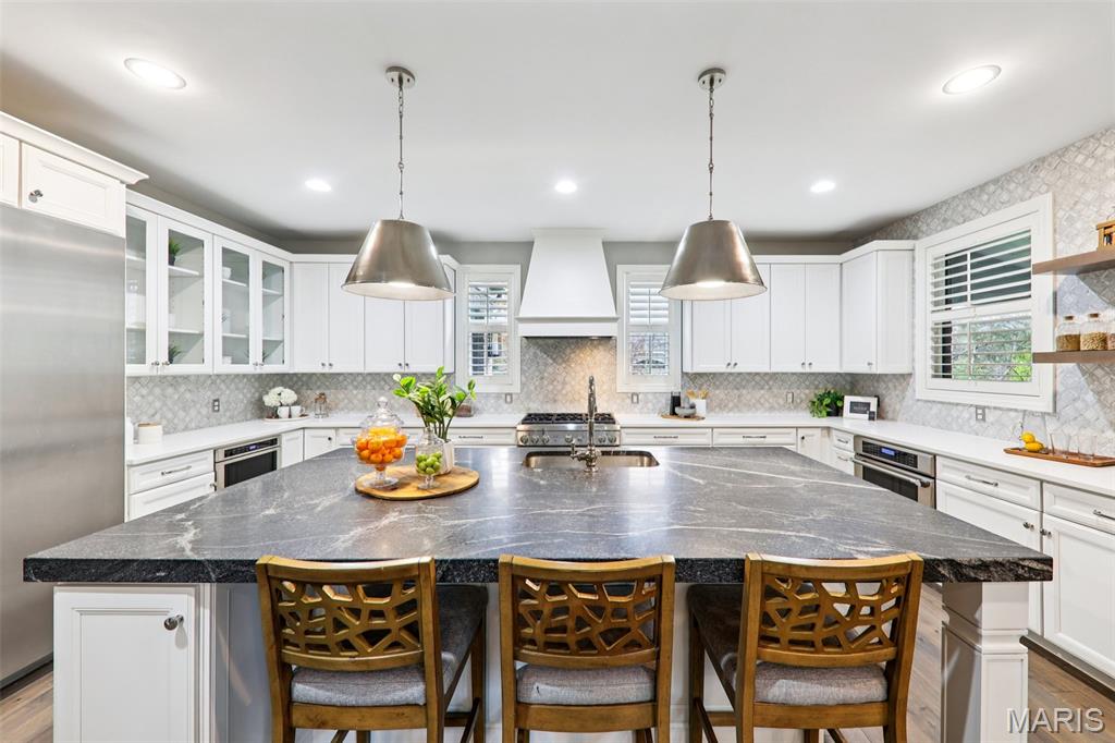 115 Ladue Pine Woods Place