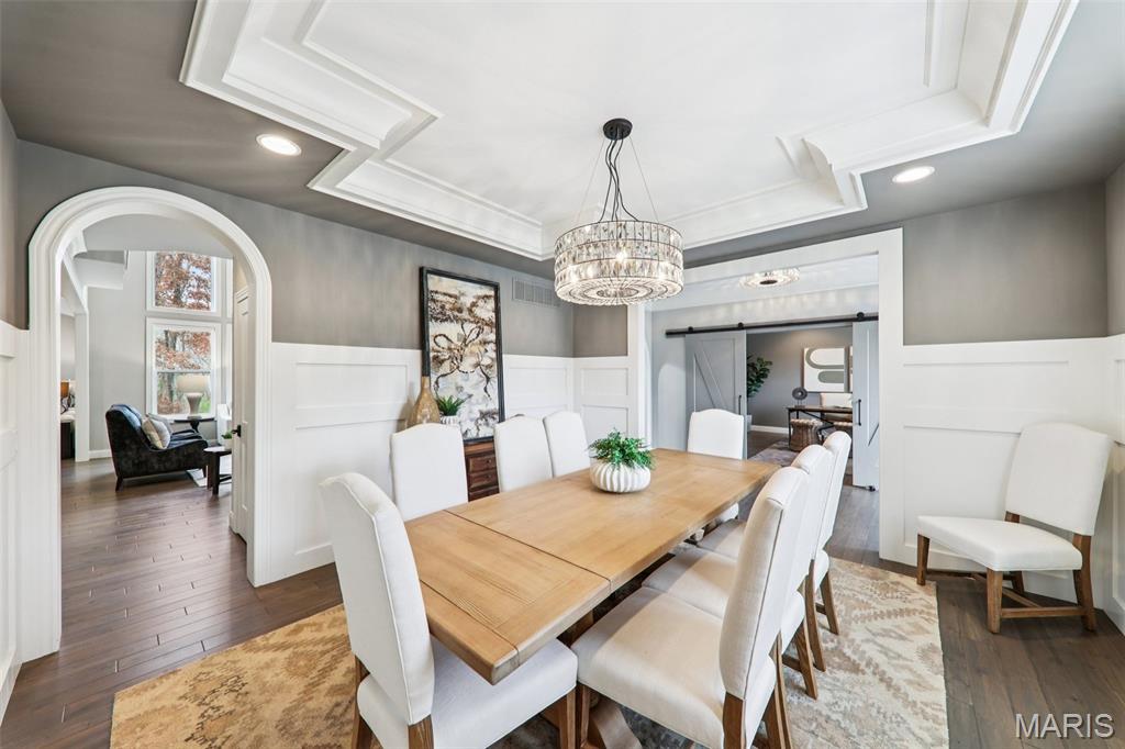 115 Ladue Pine Woods Place