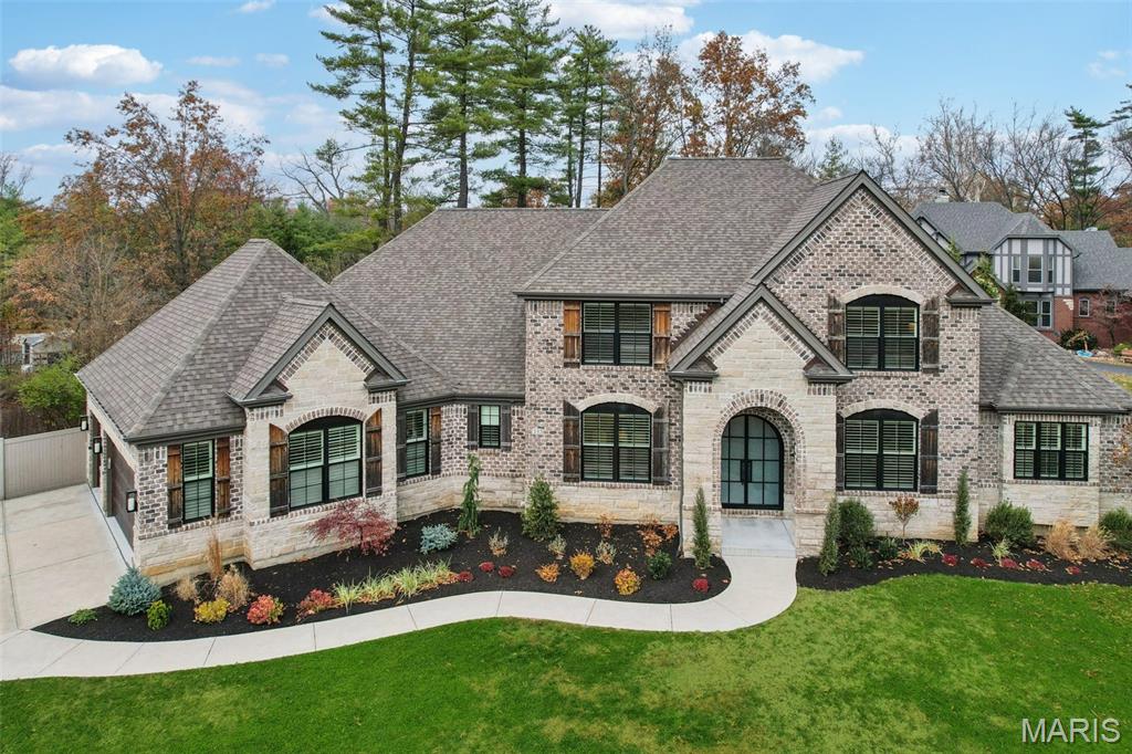 115 Ladue Pine Woods Place