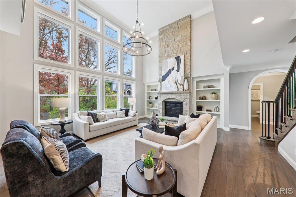 115 Ladue Pine Woods Place