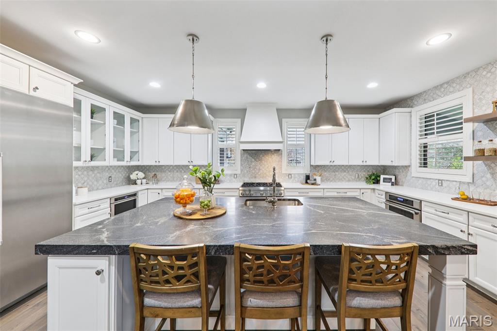 115 Ladue Pine Woods Place