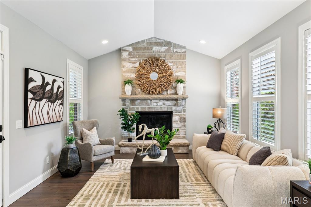 115 Ladue Pine Woods Place