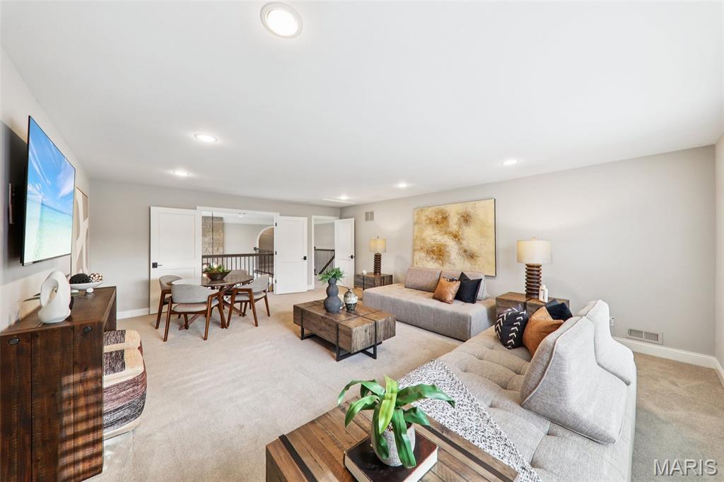 115 Ladue Pine Woods Place