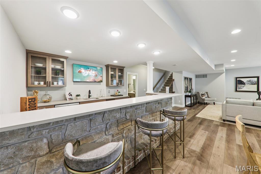 115 Ladue Pine Woods Place