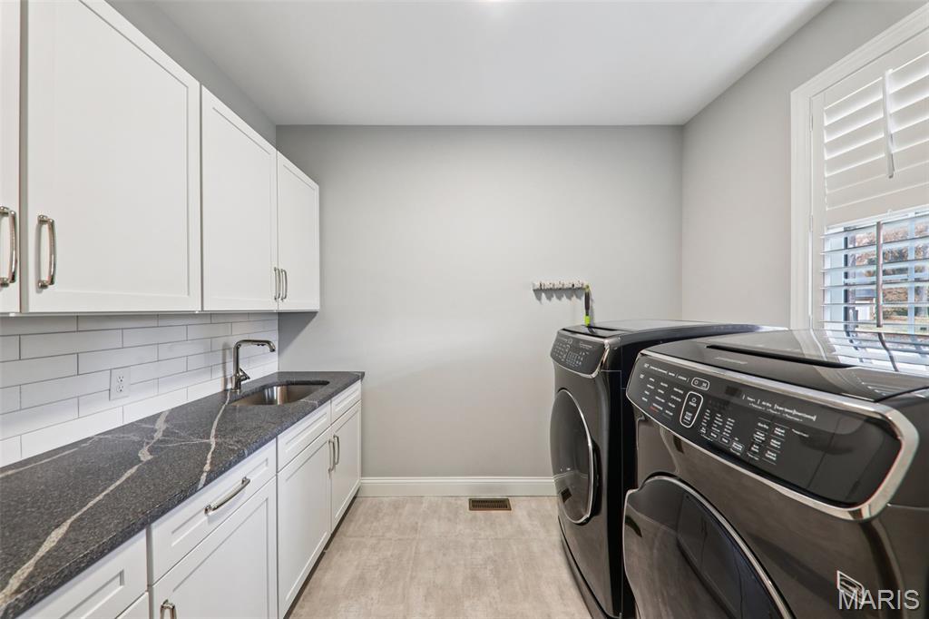 115 Ladue Pine Woods Place