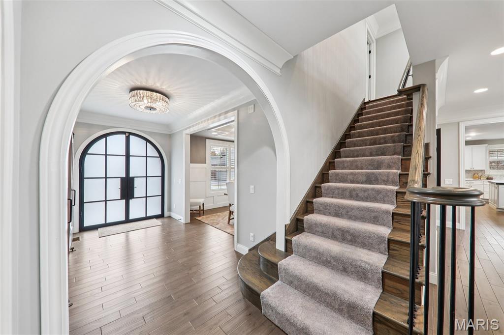 115 Ladue Pine Woods Place