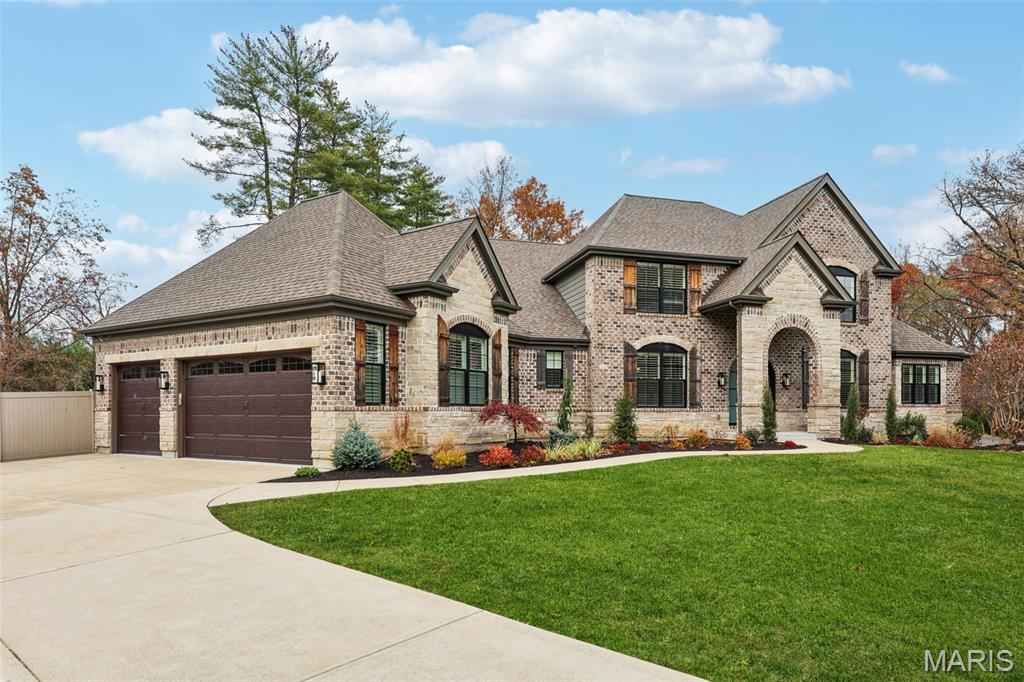 115 Ladue Pine Woods Place