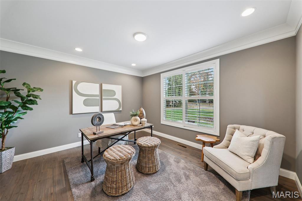 115 Ladue Pine Woods Place