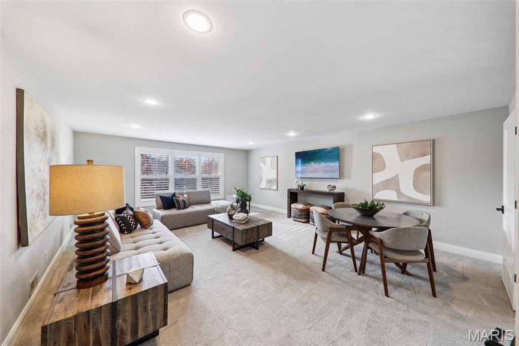 115 Ladue Pine Woods Place