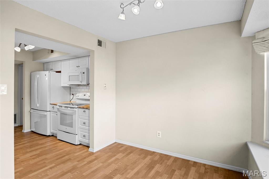 970 N Spoede Road Unit: 24