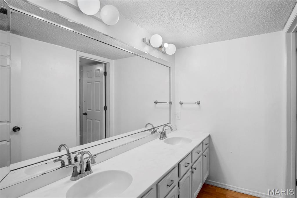 970 N Spoede Road Unit: 24