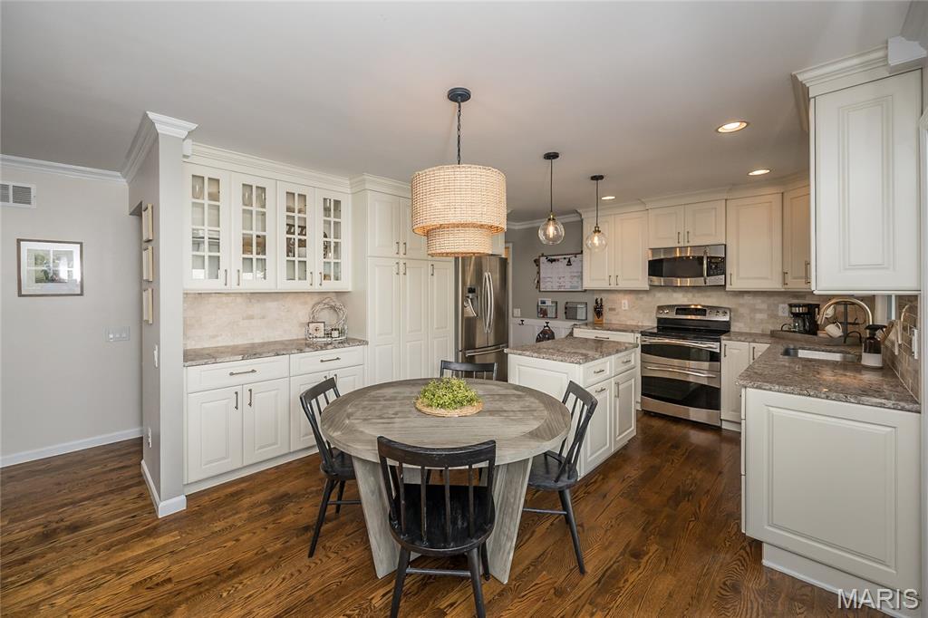 925 Camargo Drive