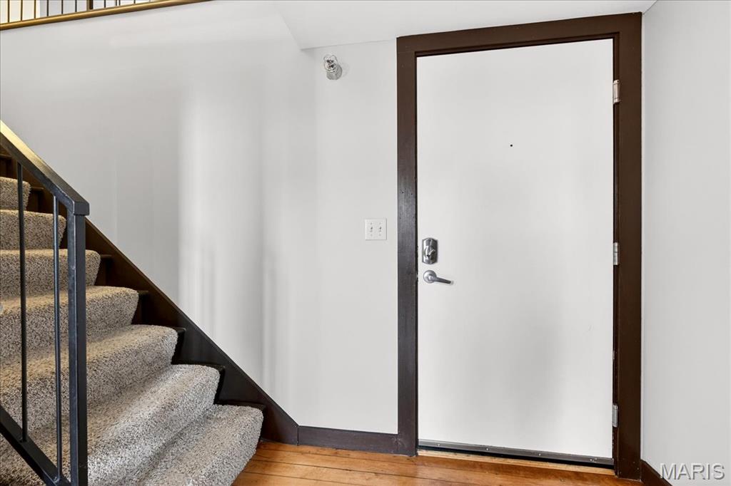 4242 Laclede Avenue Unit: 203