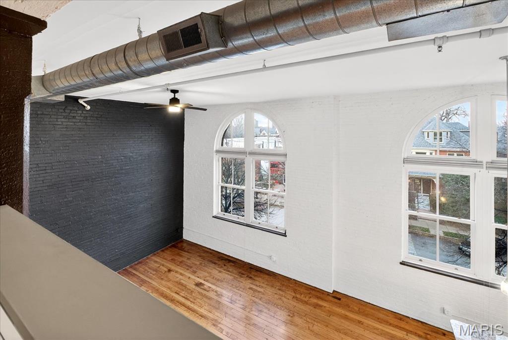 4242 Laclede Avenue Unit: 203