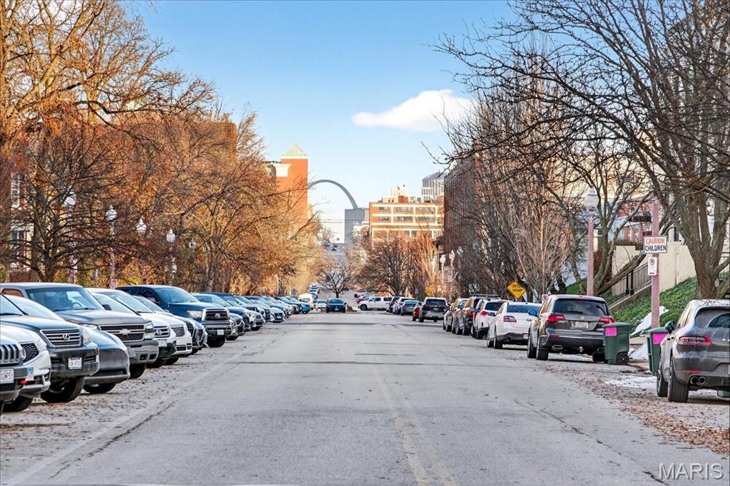 4242 Laclede Avenue Unit: 203