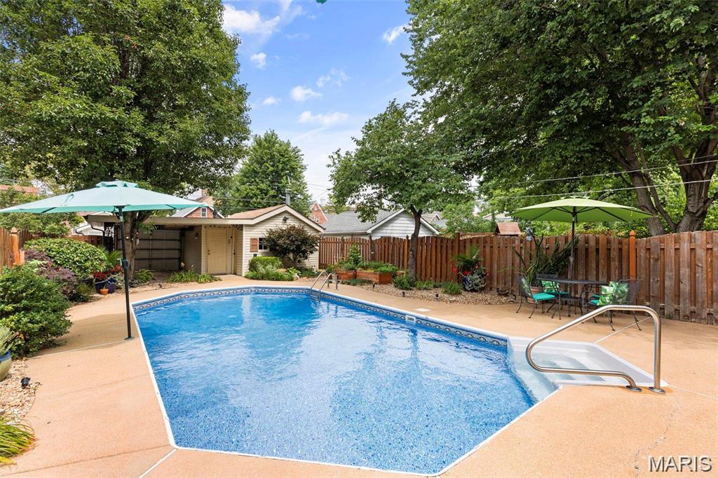 6149 Marwinette Avenue