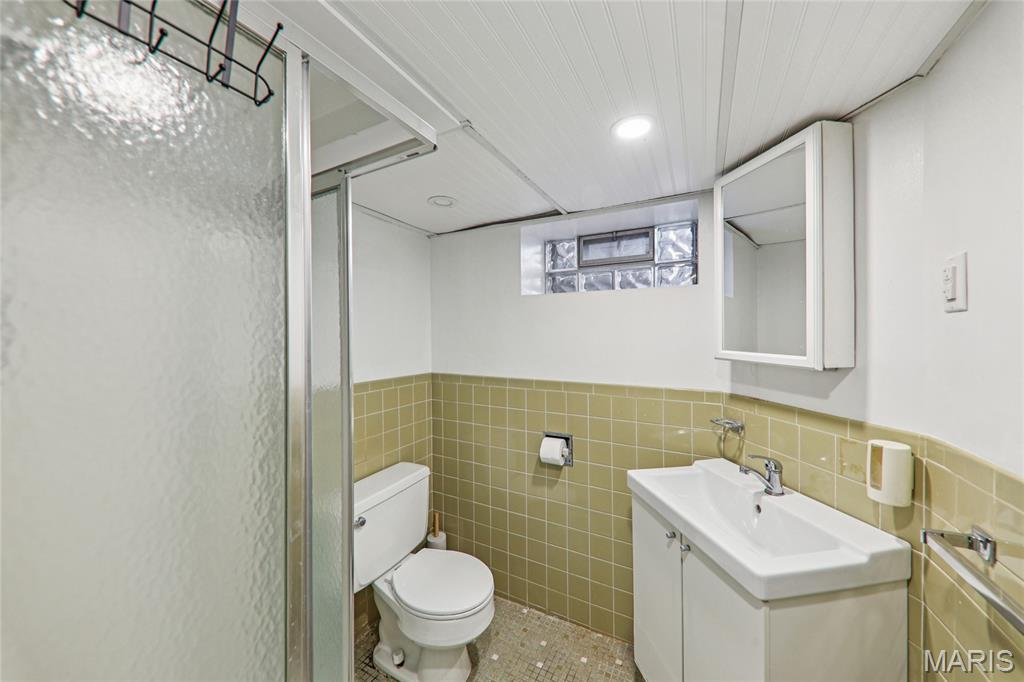 6149 Marwinette Avenue