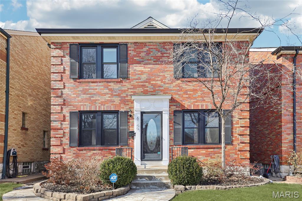 6149 Marwinette Avenue