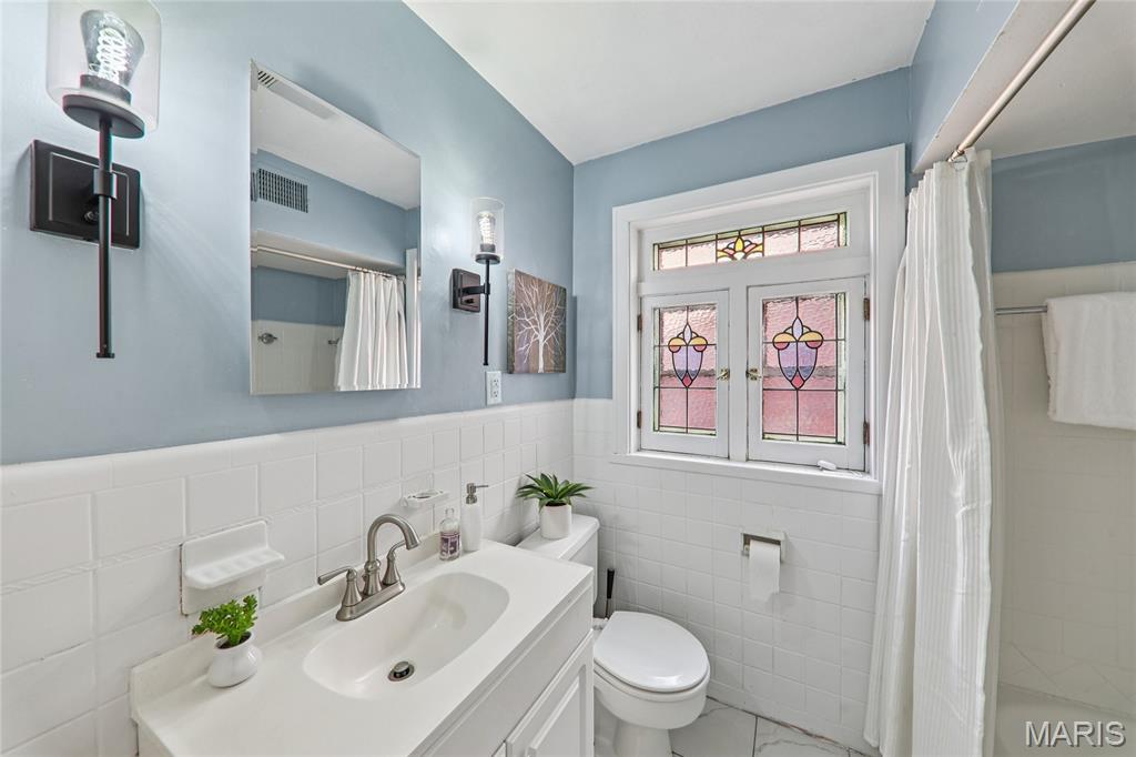 6149 Marwinette Avenue