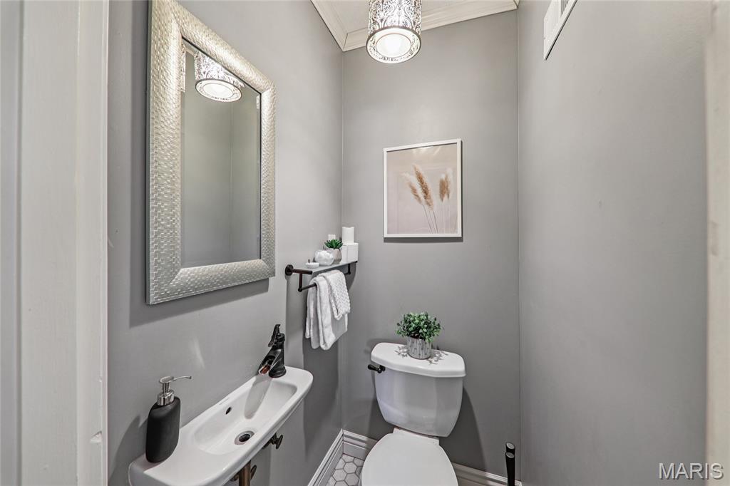 6149 Marwinette Avenue