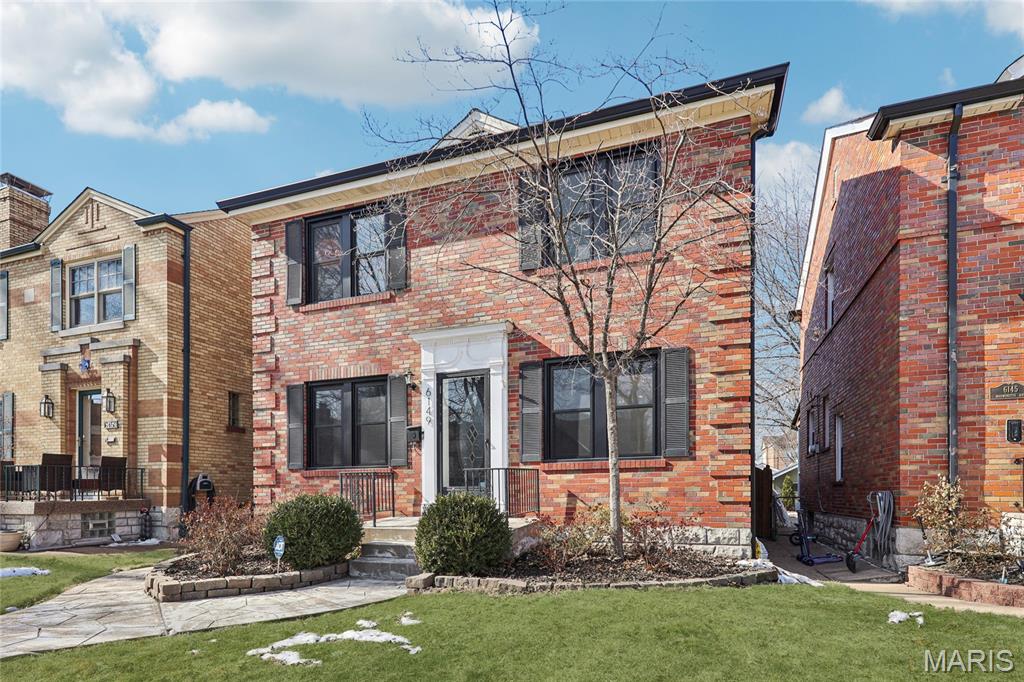 6149 Marwinette Avenue