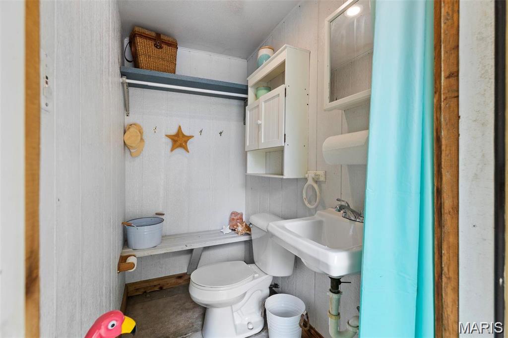 6149 Marwinette Avenue