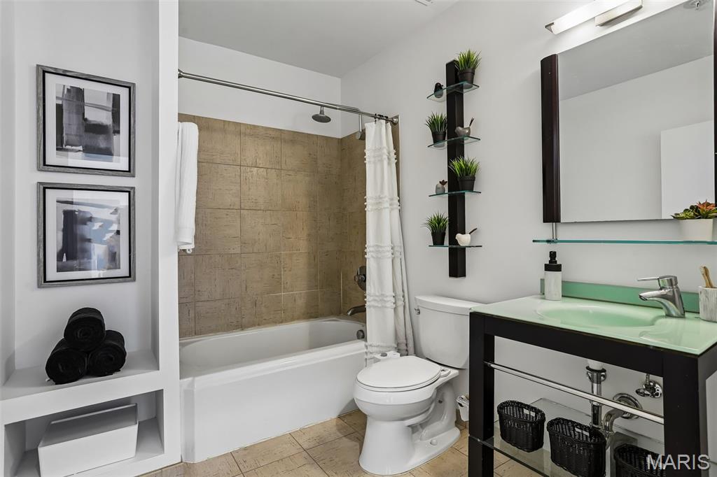 4100 Forest Park Avenue Unit: 304