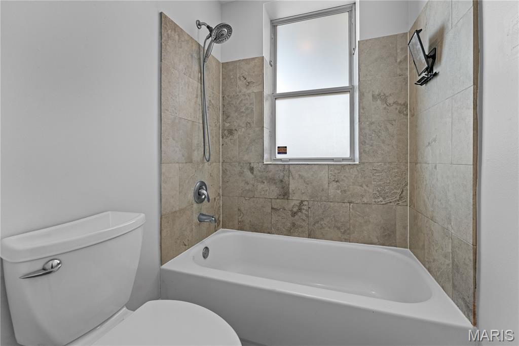 6101 Washington Boulevard Unit: 202