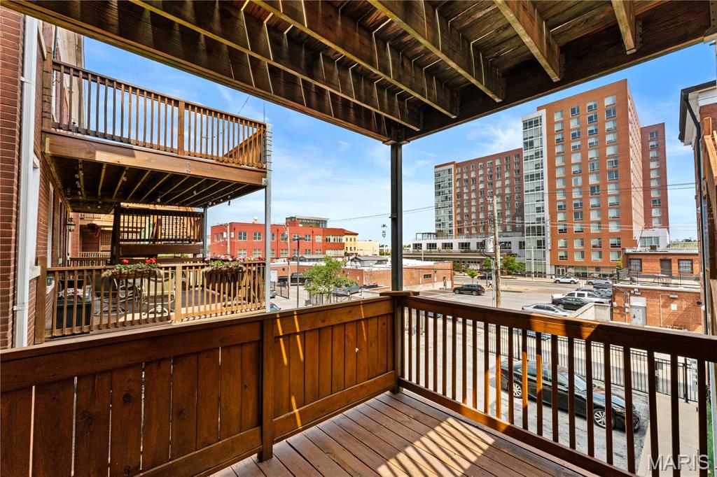 6101 Washington Boulevard Unit: 202