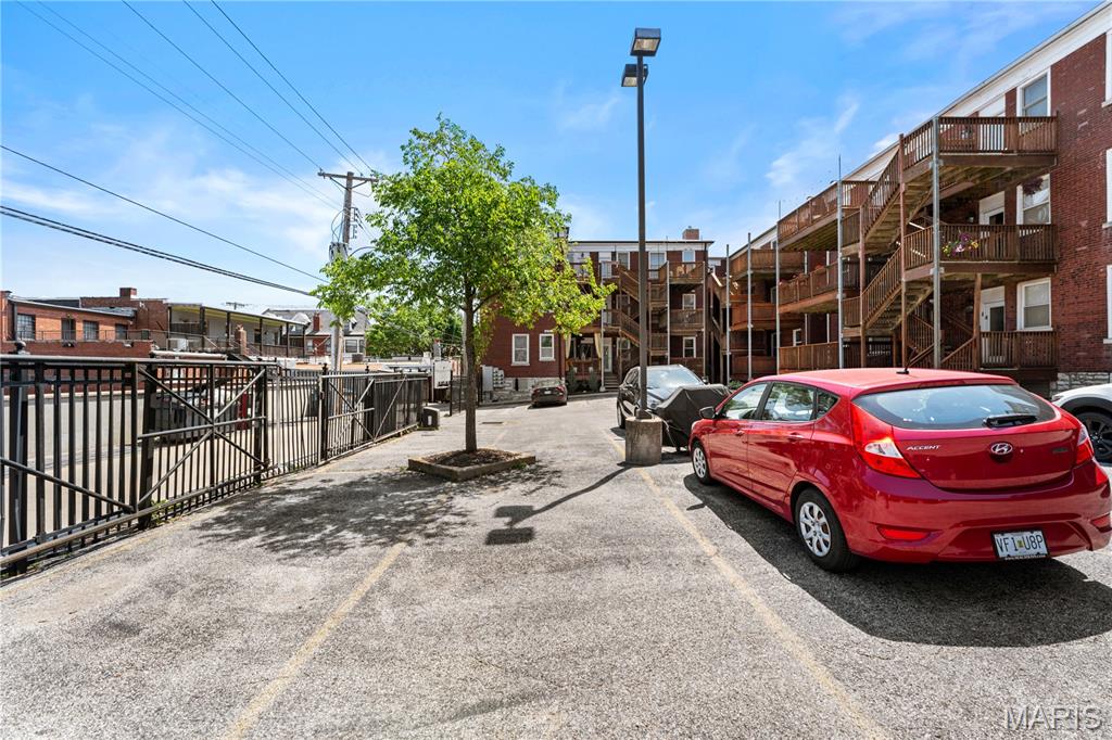6101 Washington Boulevard Unit: 202
