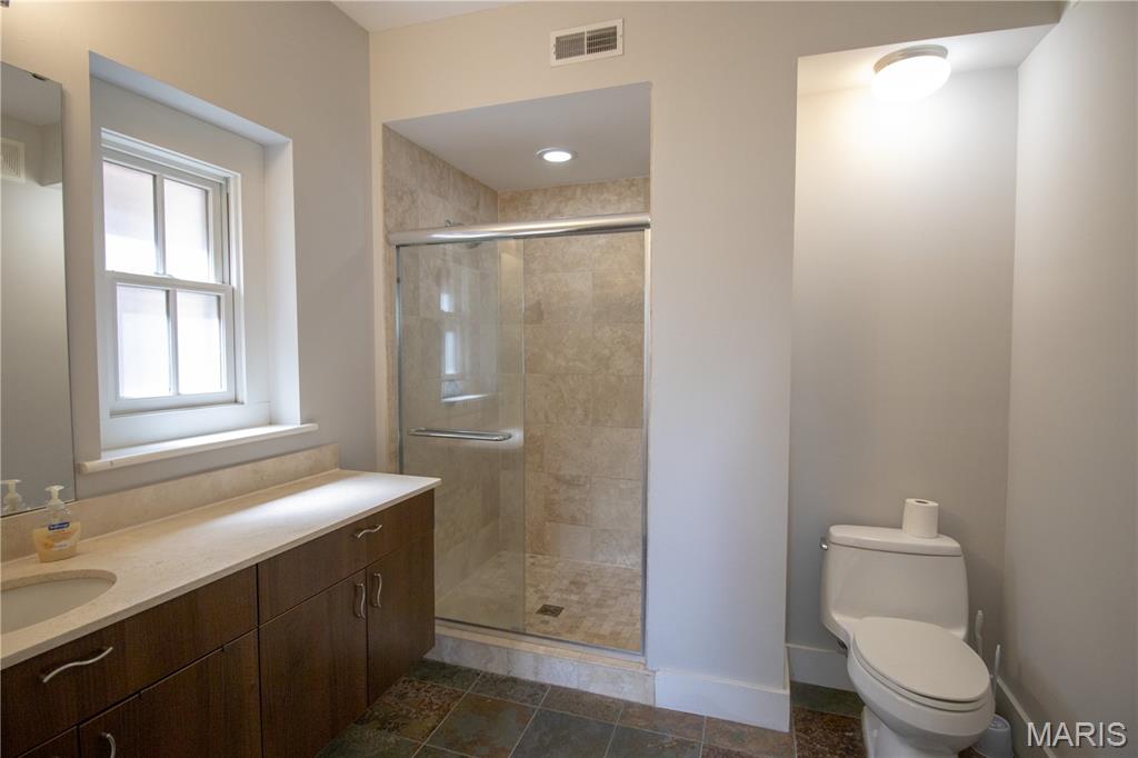 601 Westgate Avenue Unit: 601E
