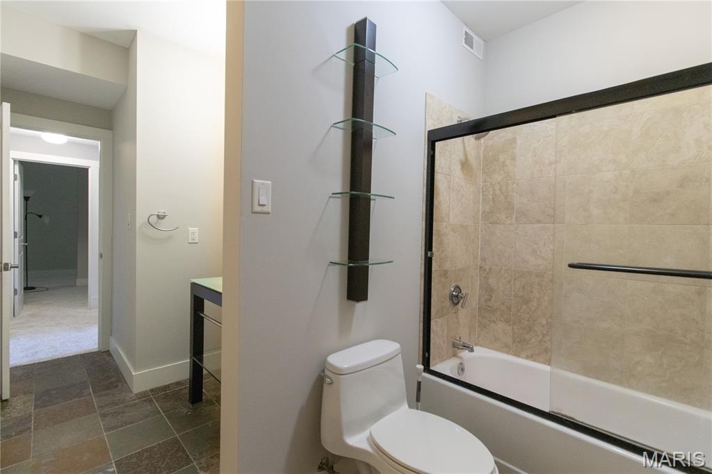 601 Westgate Avenue Unit: 601E