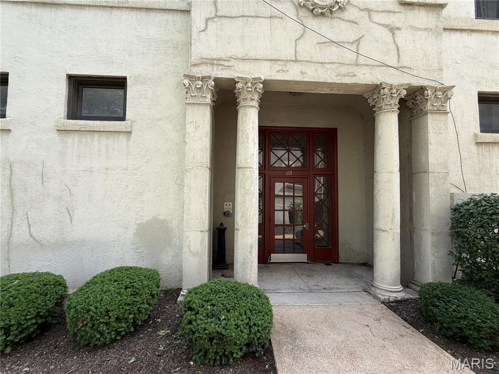 601 Westgate Avenue Unit: 601E