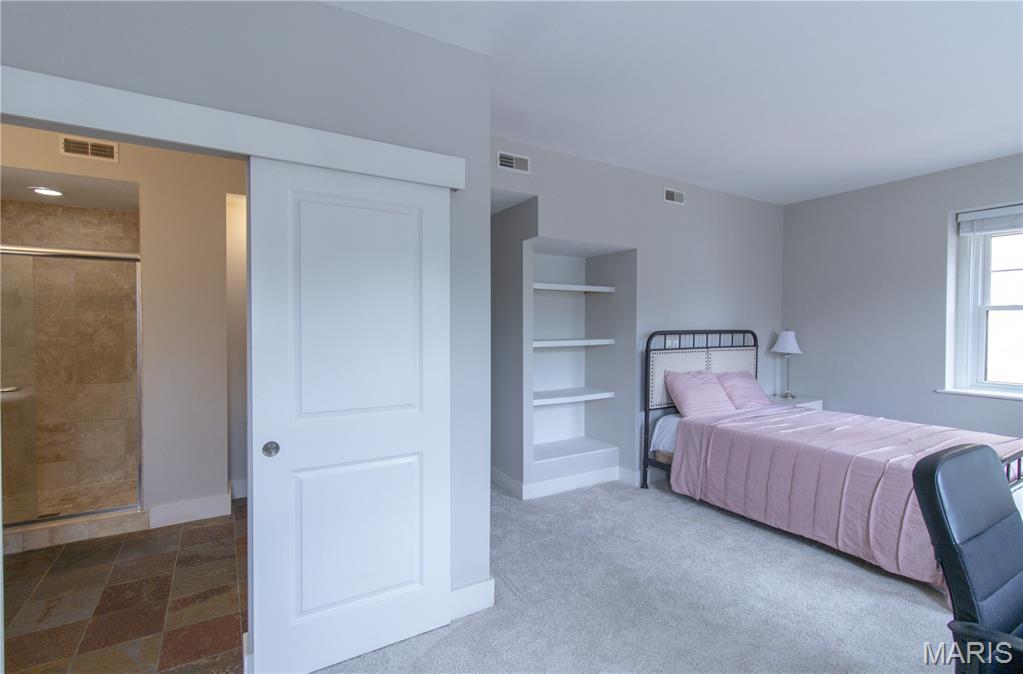 601 Westgate Avenue Unit: 601E