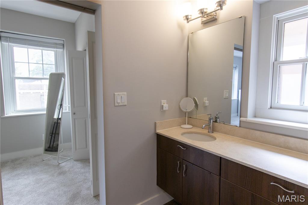 601 Westgate Avenue Unit: 601E