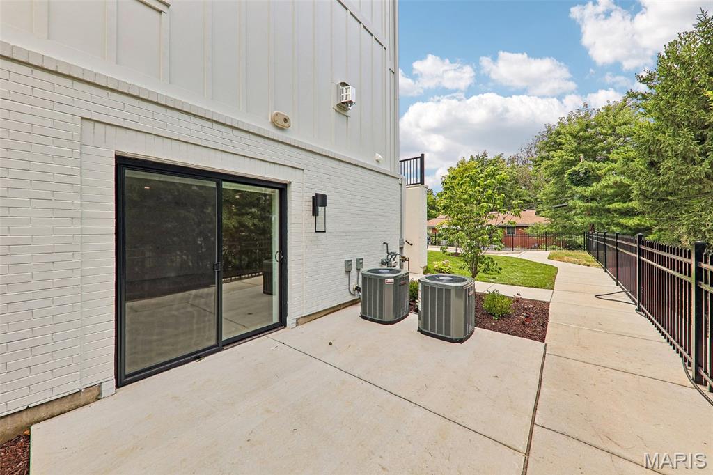 1181 Noa Lane Unit: 33