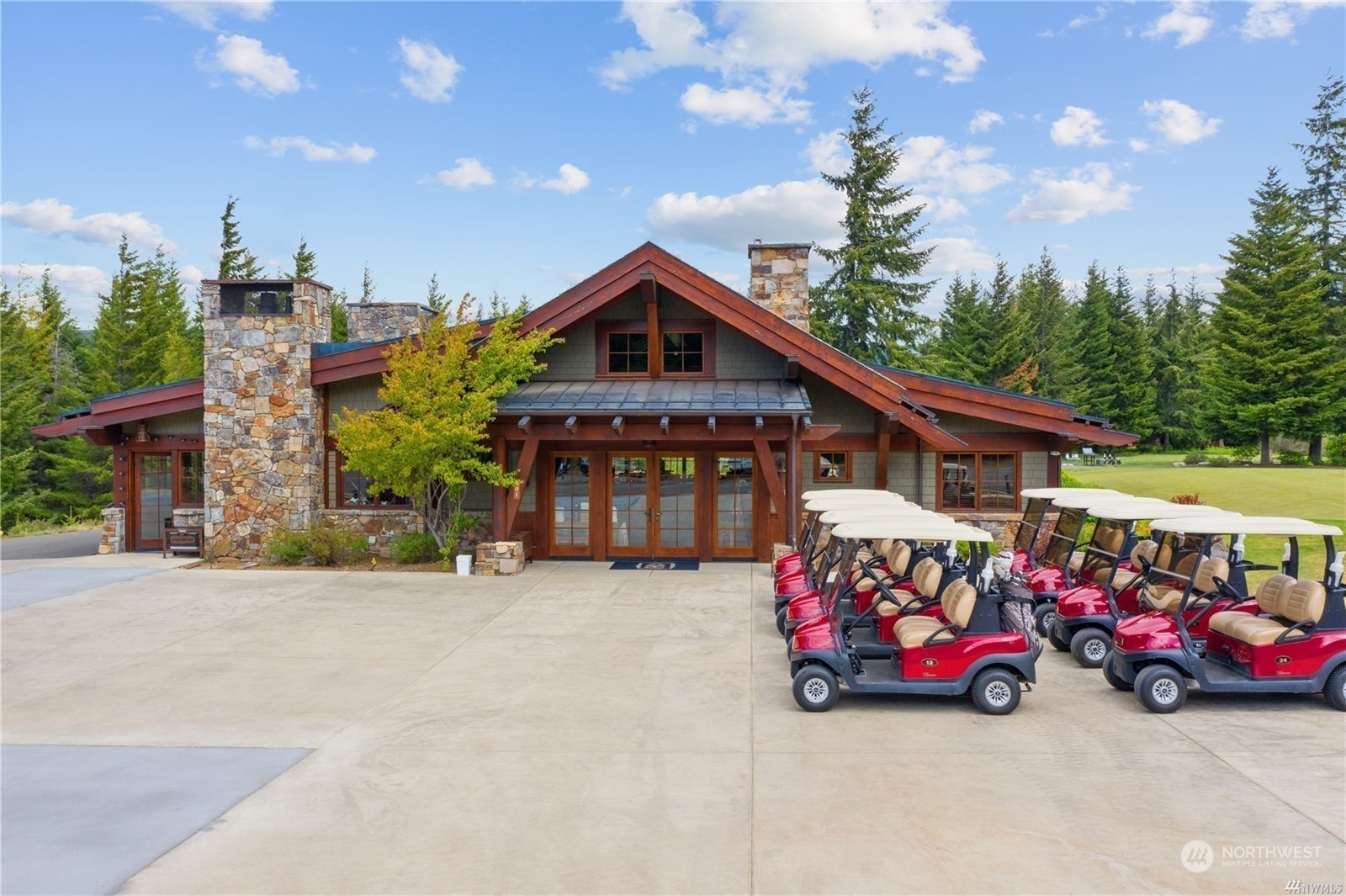 860 Domerie Park Loop