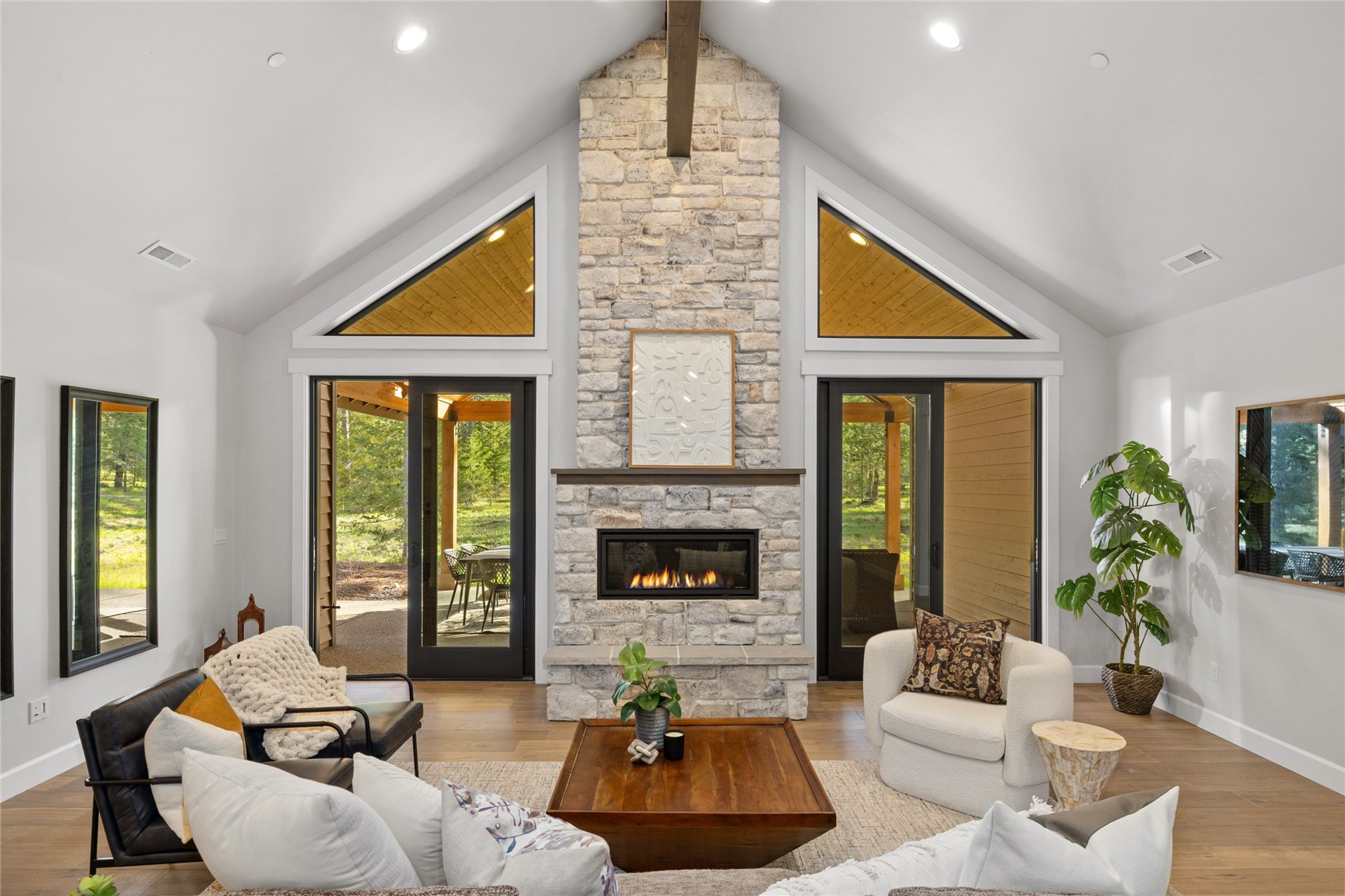 971 Domerie Park Loop