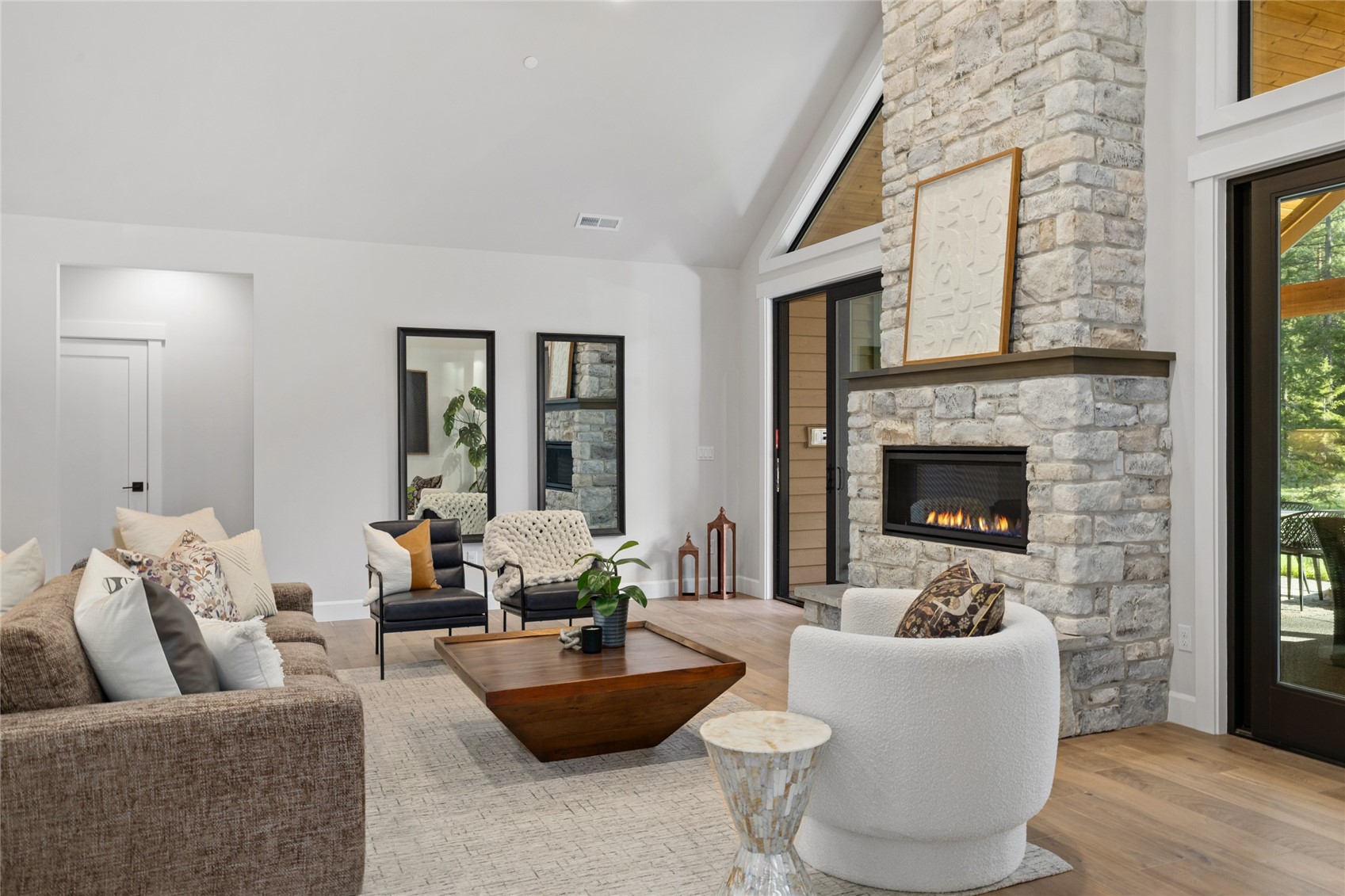 971 Domerie Park Loop
