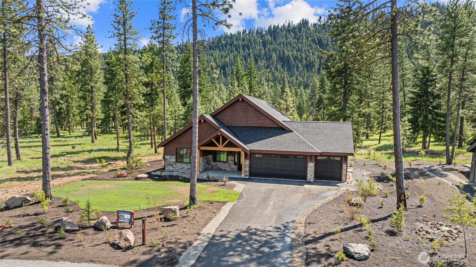 1061 Domerie Park Loop