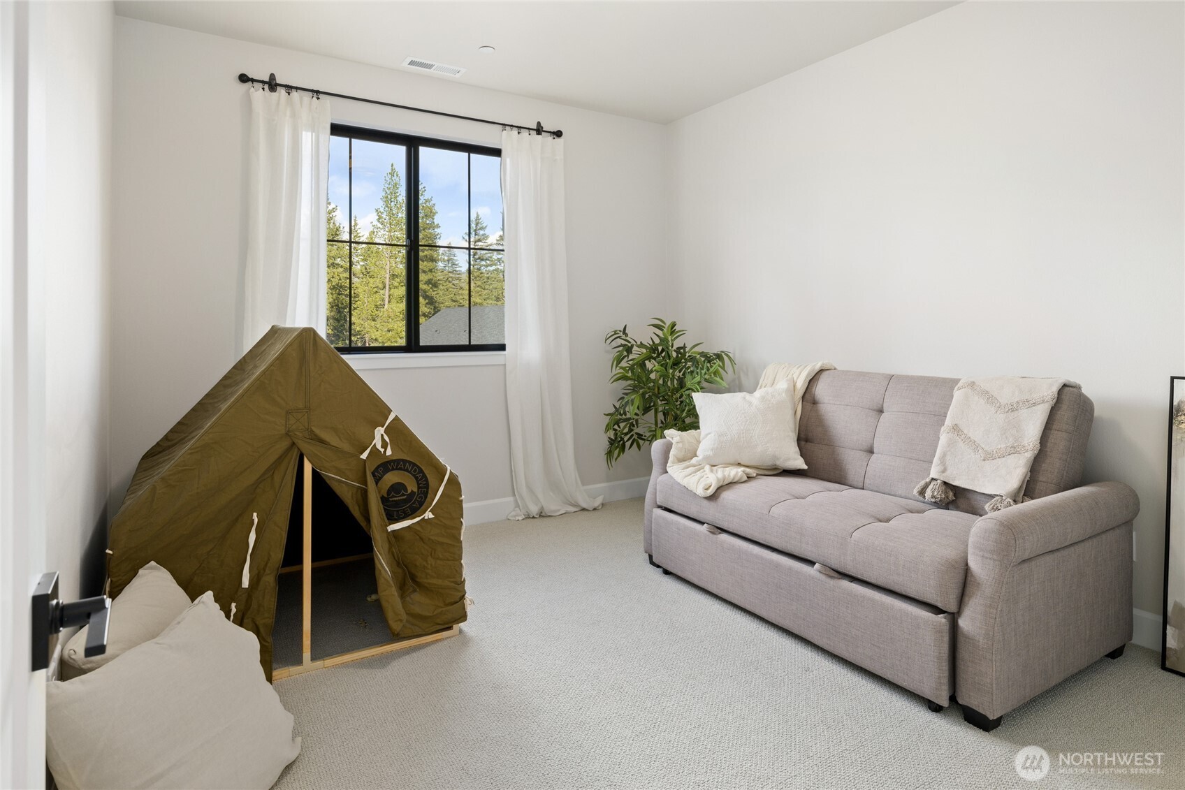 1001 Domerie Park Loop