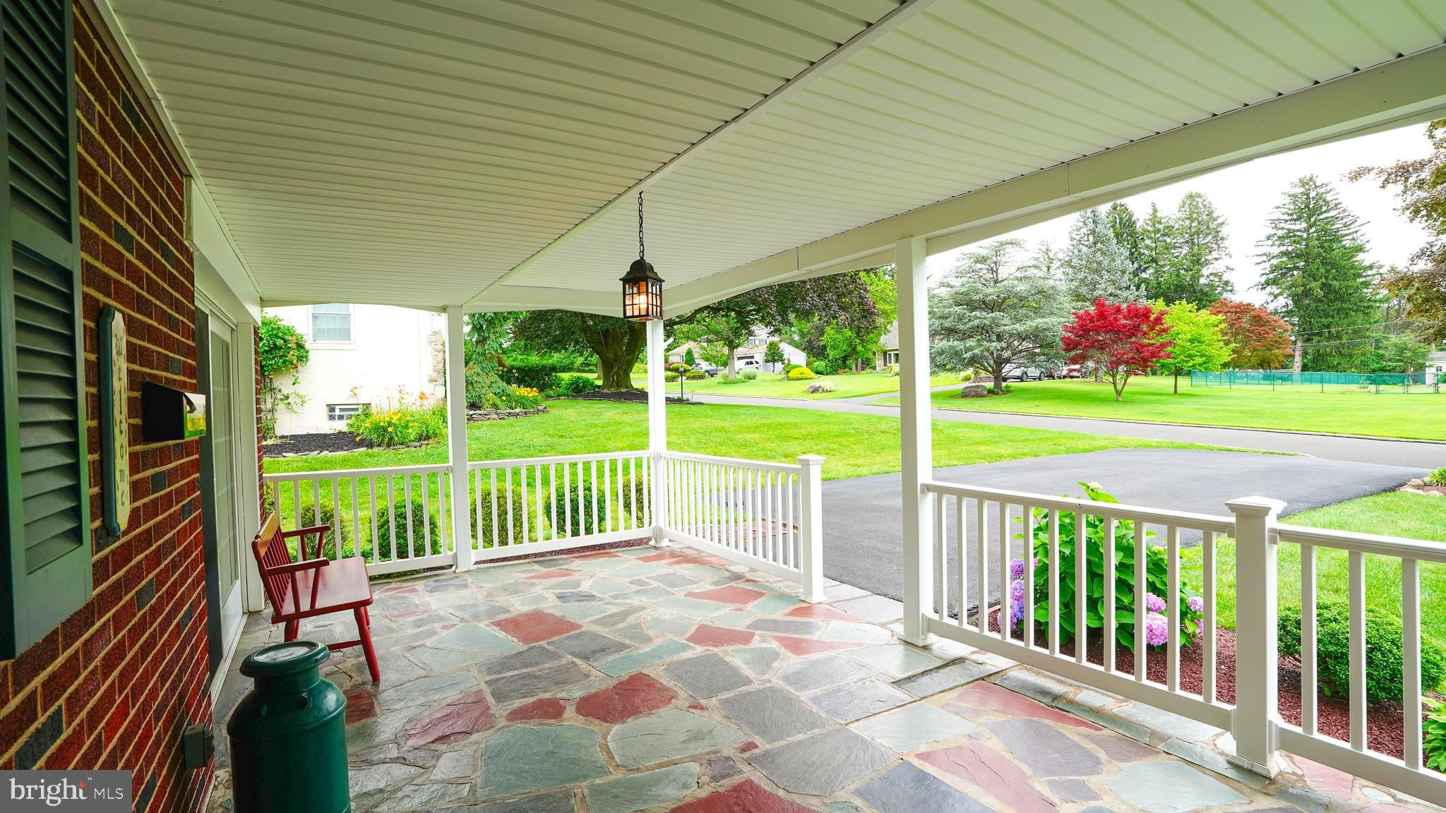 760 Sweetbriar Dr