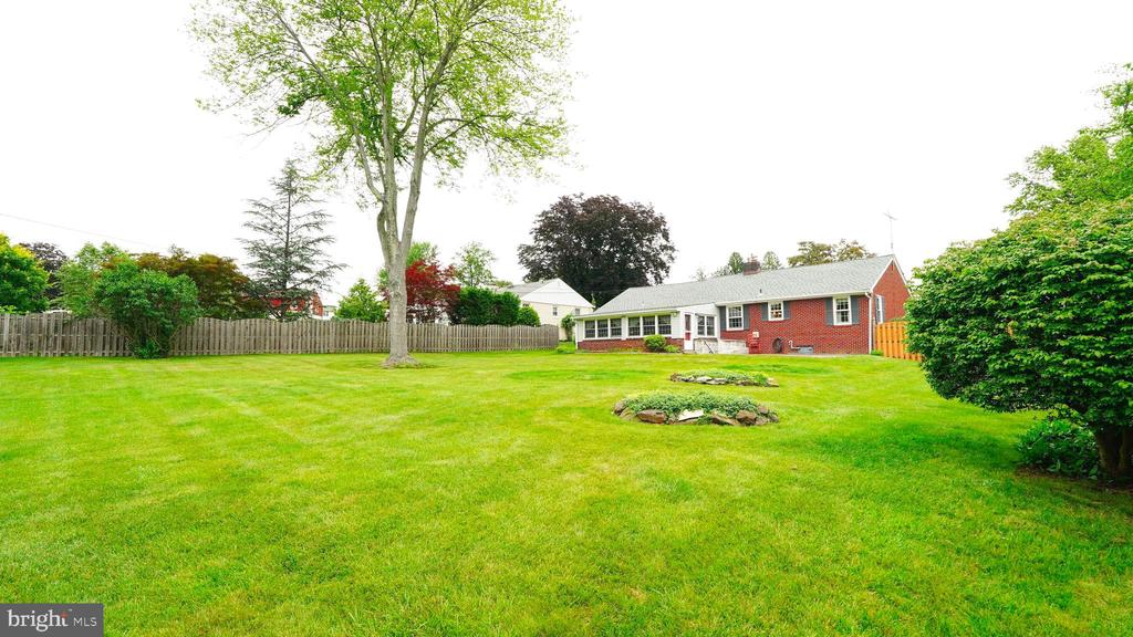 760 Sweetbriar Dr
