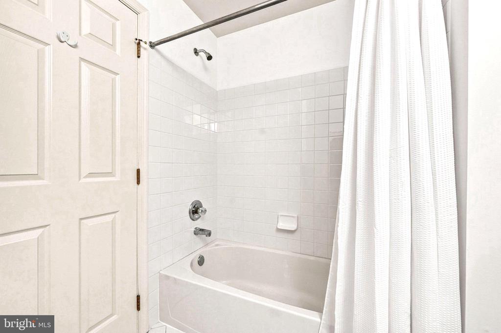 322 EAGLE CT