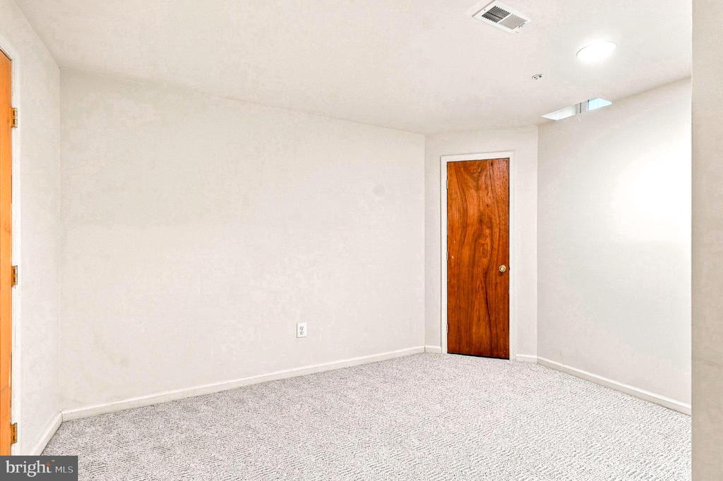 322 EAGLE CT