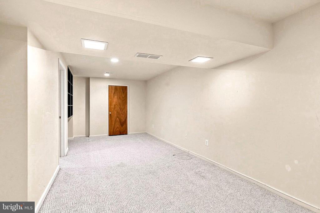 322 EAGLE CT