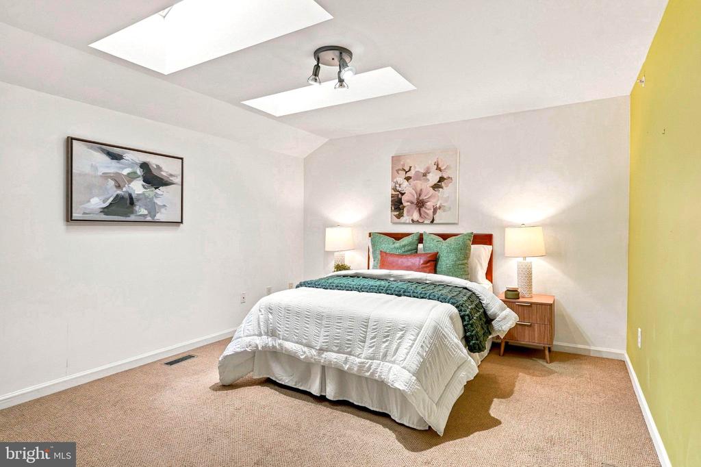 322 EAGLE CT