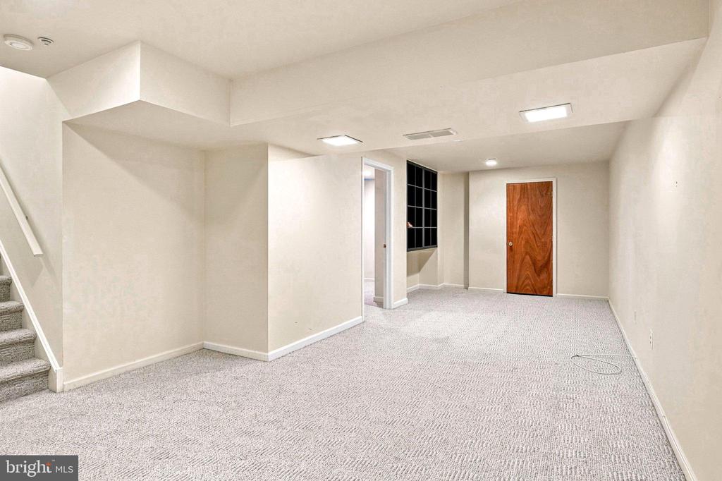 322 EAGLE CT