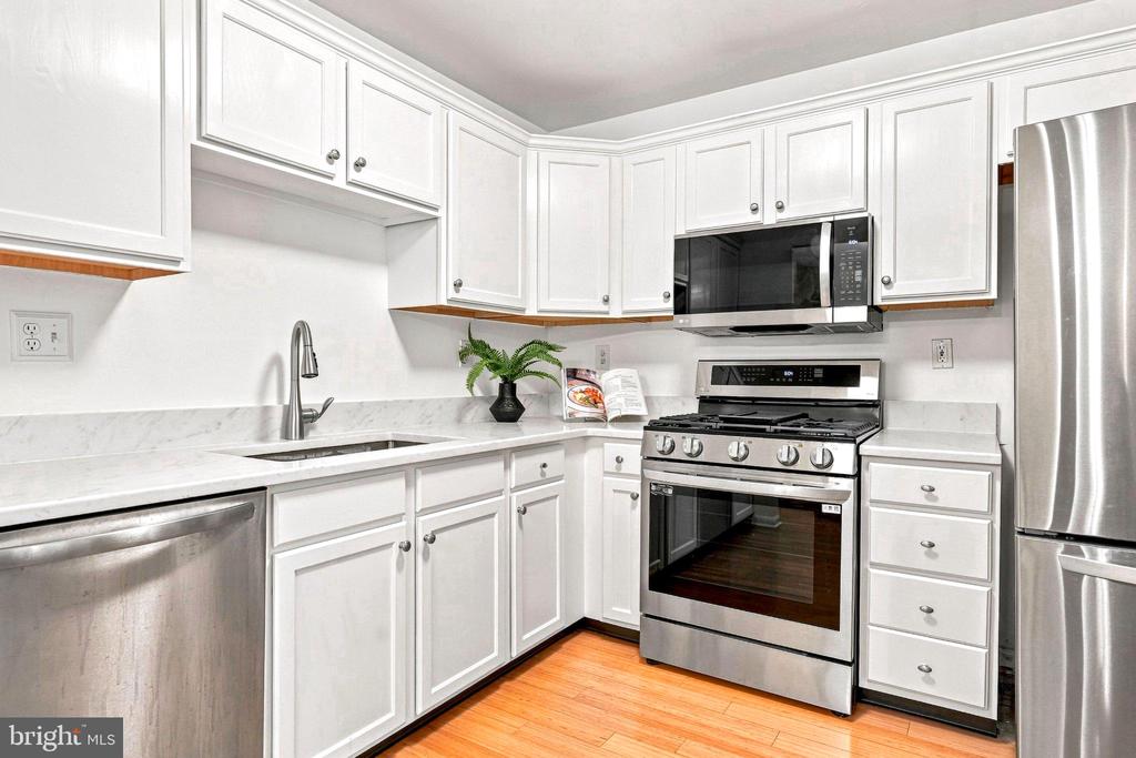 322 EAGLE CT